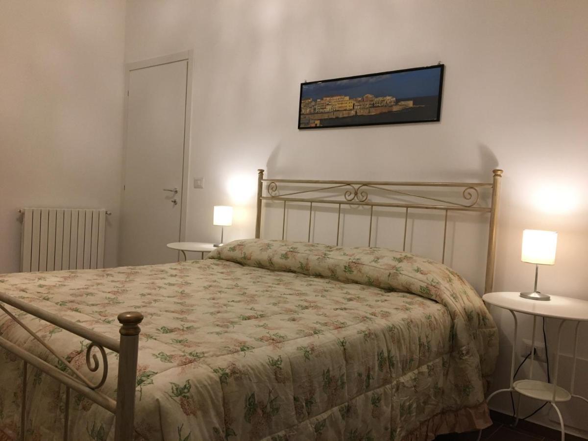 דירות סירקוזה A Casa Di Clara מראה חיצוני תמונה